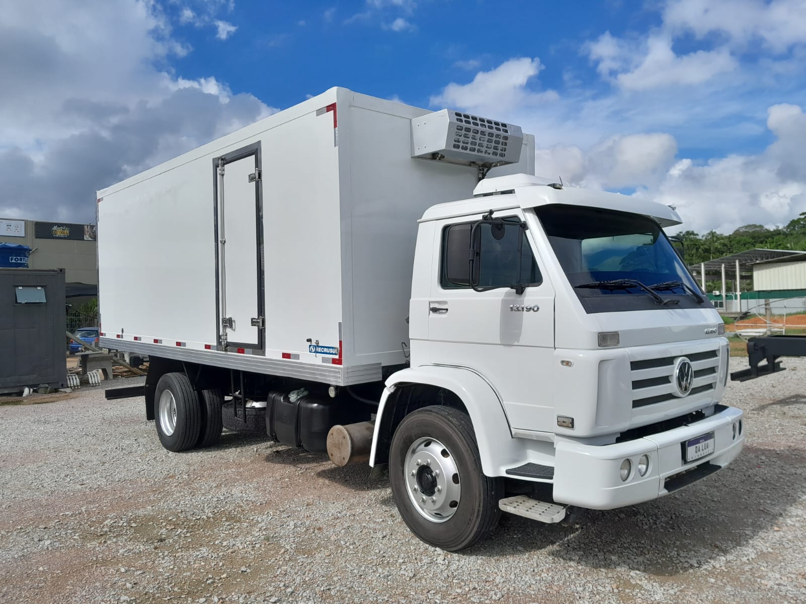 Vw 13.190 2013 COM BAÚ Refrigerado